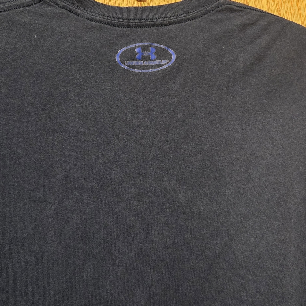 HOST PICK! 🎉🎊Under Armour Navy Tee with Red & Blue Logo SzL - Picture 6 of 7